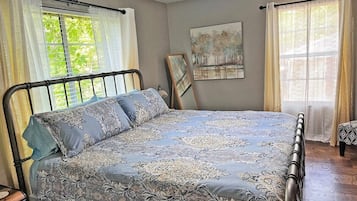 3 chambres, bureau, fer et planche à repasser, Wi-Fi gratuit