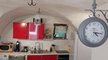 Frigorífic, microones, forn i placa de cuina