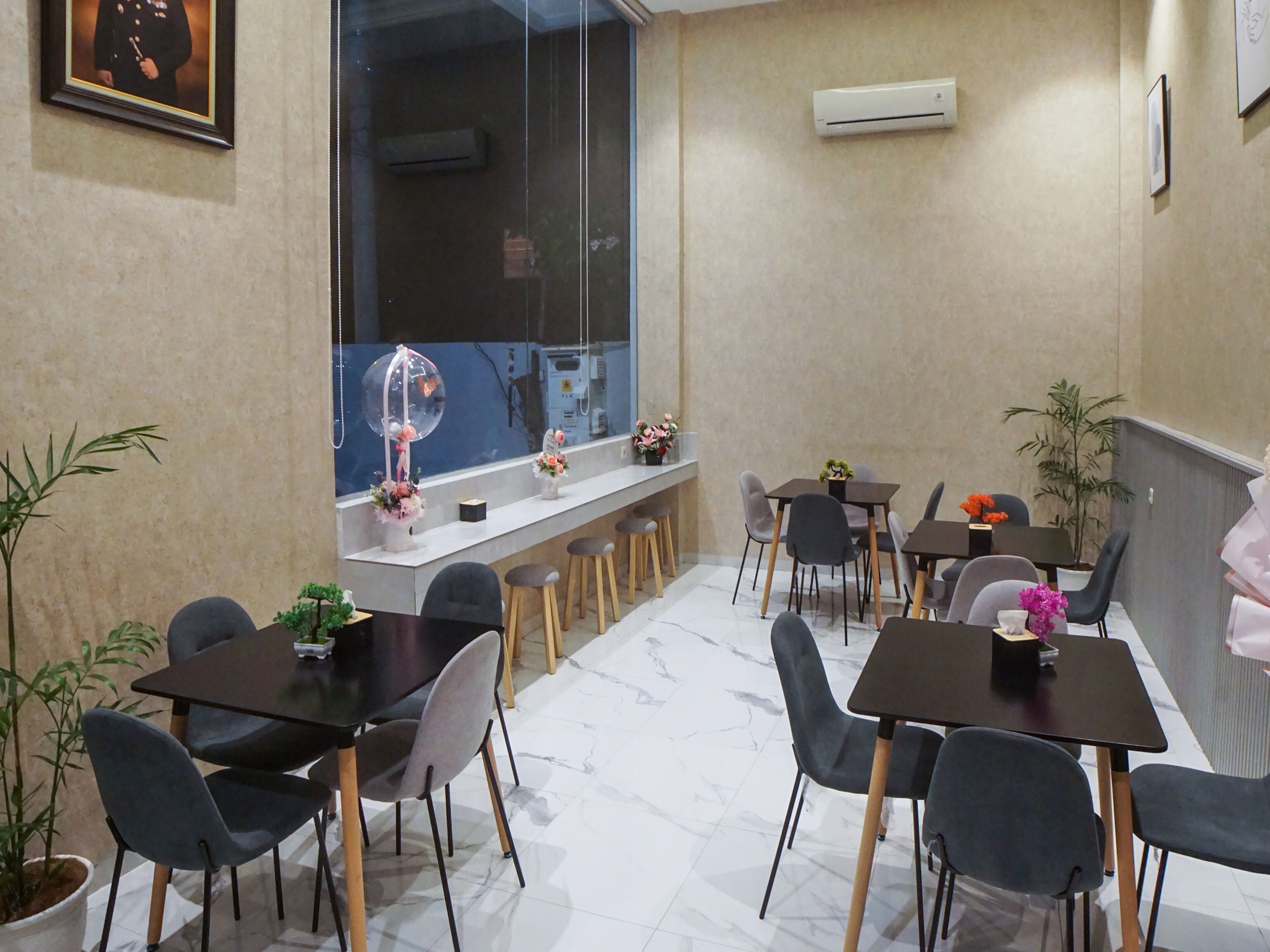 Foto - SUPER OYO Capital O 92066 Papakoel Hotel & Cafe