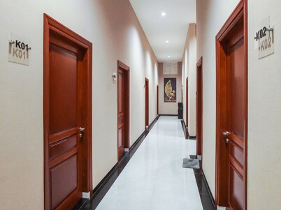 Super OYO Capital O 92066 Papakoel Hotel & Cafe