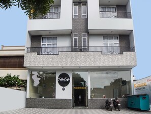 Mặt tiền nơi lưu trú