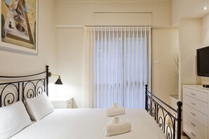 1 bedroom, desk, free WiFi, bed sheets