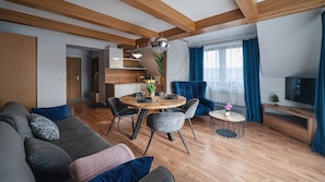 Apartment (E13) | Living area