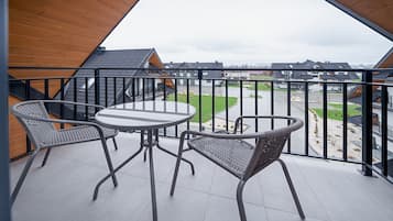 Apartment (E16) | Balcony