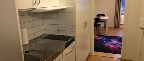 Lägenhet - flera sängar | Eget kök | Kylskåp, mikrovågsugn, spishäll och vattenkokare