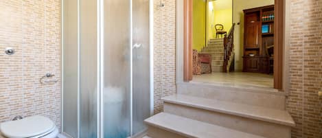 Apartment | Bathroom