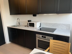 公寓 | 私人廚房 | 電冰箱、微波爐、烤箱、爐台