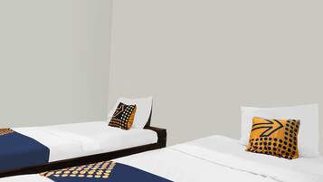 Laptop workspace, WiFi (free), bed sheets