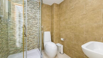 Free toiletries, hair dryer