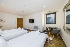 6B (Triple Room) | 1 bedroom, soundproofing, iron/ironing board, free WiFi - Edgware Hub (London)