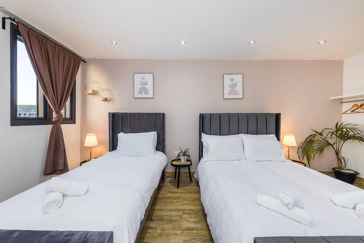 6B (Triple Room) | 1 bedroom, soundproofing, iron/ironing board, free WiFi