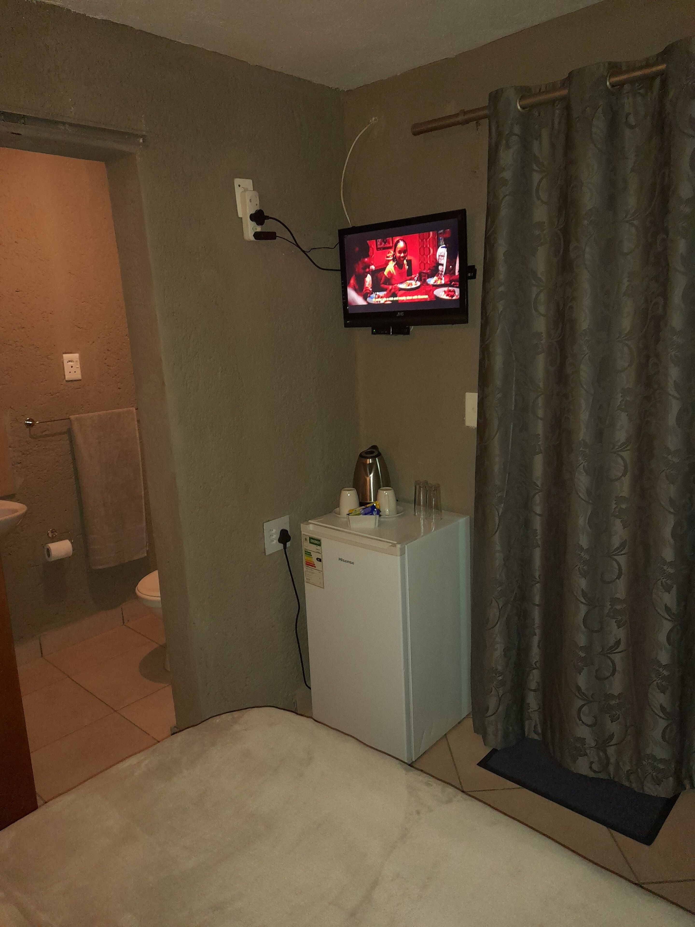 Quarto casal | Cortinas blackout, ferros/tábuas de passar roupa, Wi-Fi de cortesia