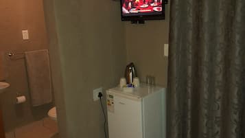 Quarto casal | Cortinas blackout, ferros/tábuas de passar roupa, Wi-Fi de cortesia