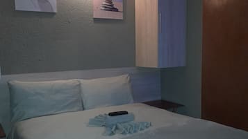 Cortinas blackout, ferros/tábuas de passar roupa, Wi-Fi de cortesia