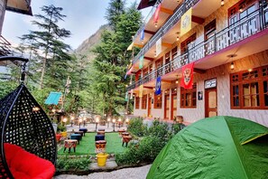 Front of property - Hogwartz Hostel (Bhuntar)