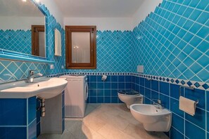 Bathroom - Villa Princi 3cpA shared Swimming Pool (Olbia)