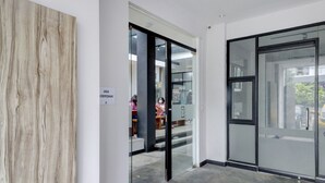 Ảnh chưa phân loại, 5 trong số 28 ảnh, nút