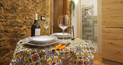 2 bedrooms flat, patio, 2 minutes walk from the centre, free public parking