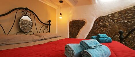 2 bedrooms, iron/ironing board, travel crib, free WiFi