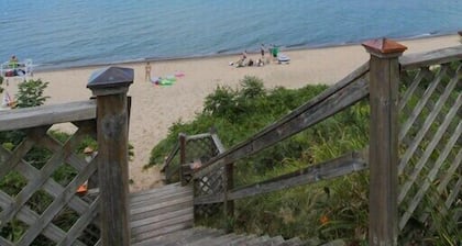 Blocks To Beach Golf Tennis Park & Lake MI Sunsets