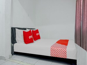 Free WiFi, bed sheets