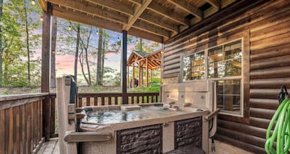 Brand New! 20 min to everywhere:Views-Theater/Game Room-Trails-Firepit