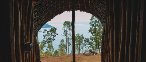 Tienda familiar, vistas al lago | Wifi gratis y ropa de cama