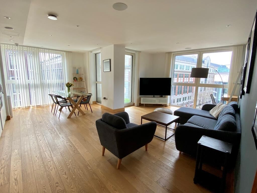Modern 3 bedroom with balcony close to the Big Ben