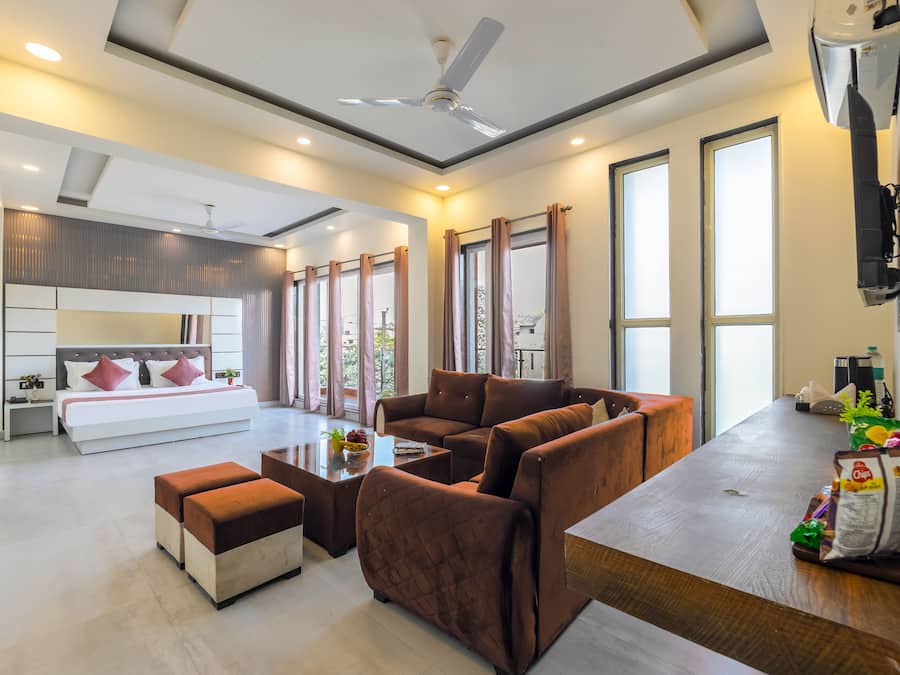 Soundproofing, free WiFi