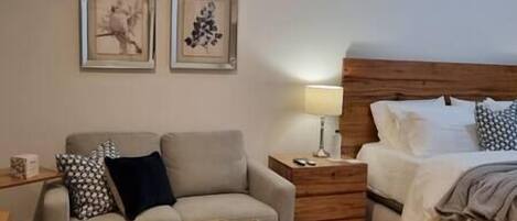 1 habitación, tabla de planchar con plancha, wifi y ropa de cama