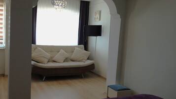 Standard Double Room | Soundproofing