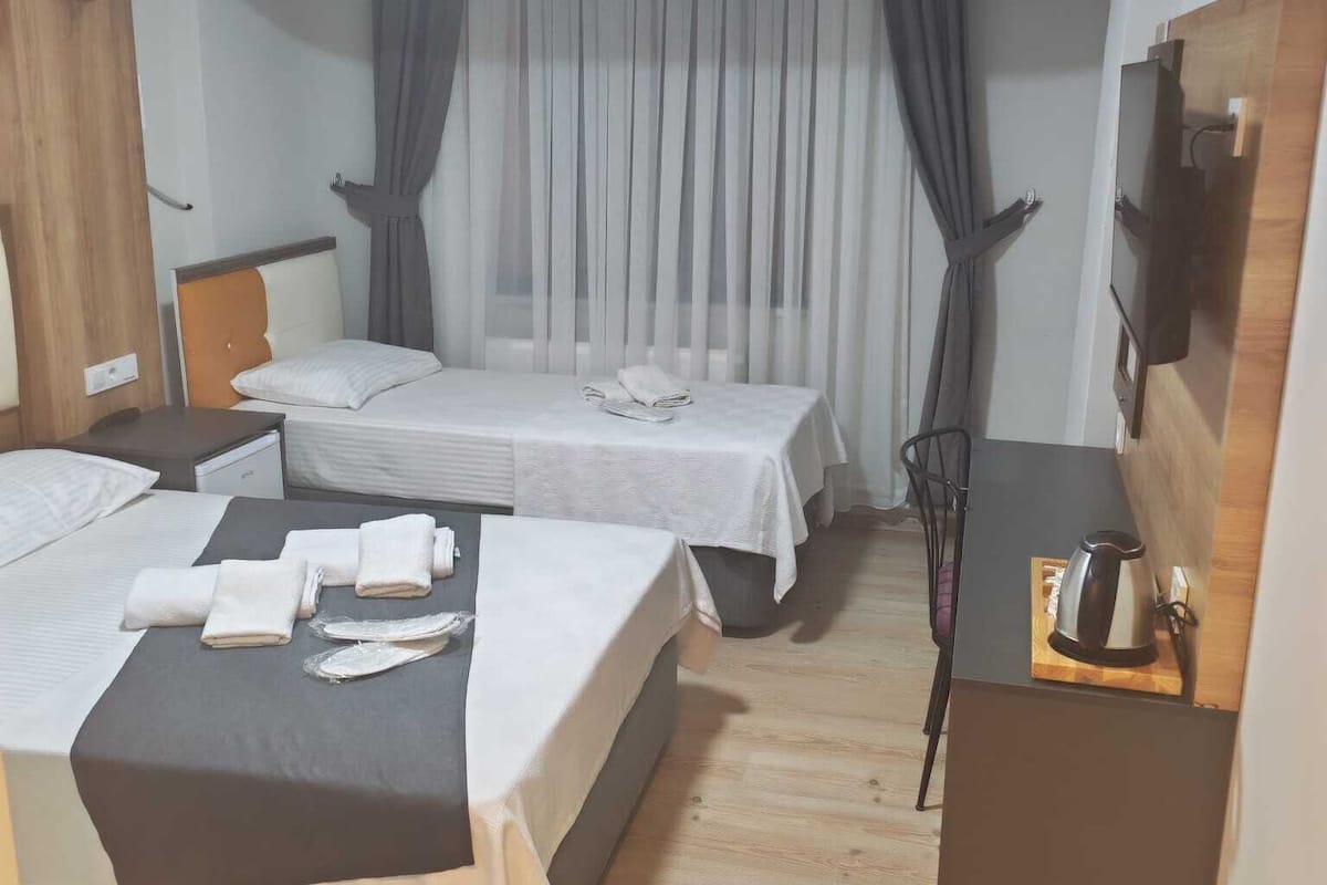 Economy Room
