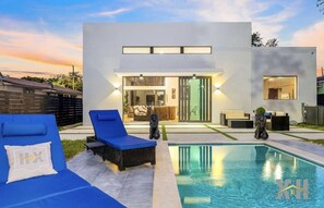 Pool - House of Frenchie by Xenia Homes (Miami)