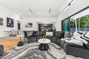 Lobby - House of Frenchie by Xenia Homes (Miami)