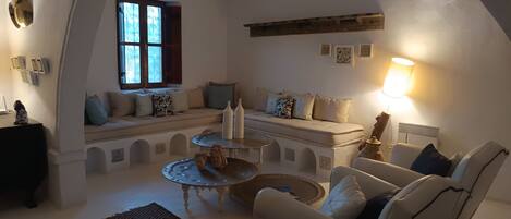 TV, table football, ping pong