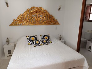 4 dormitorios, caja fuerte, tabla de planchar con plancha