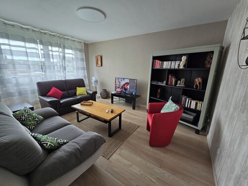 Superb 72m2 apartment in quiet, pleasant residence.