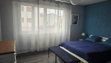 2 bedrooms, iron/ironing board, free WiFi, bed sheets