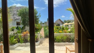 Deluxe Bungalow | 1 bedroom, in-room safe, free WiFi