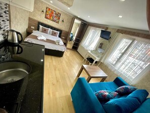 Deluxe Apartment, 1 King Bed with Sofa bed, City View | 1 bedroom, blackout curtains, soundproofing, iron/ironing board - Elegance Apart Cihangir (Istanbul)