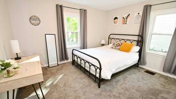 2 bedrooms, desk, free WiFi, bed sheets