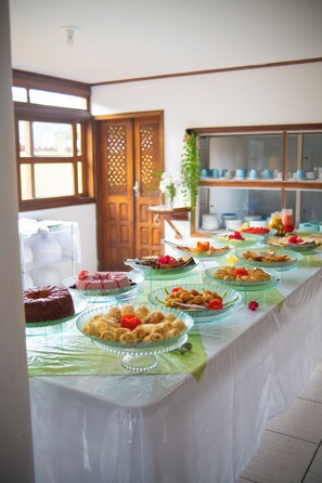 Desayuno buffet incluido todos los días 