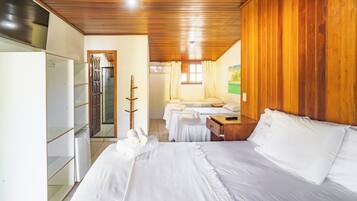 Camera familiare | Tende oscuranti, Wi-Fi gratuito, lenzuola