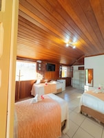 Family Room | Blackout drapes, free WiFi, bed sheets