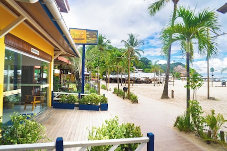 Fachada de la propiedad. Brisa do Caita Praia Hotel