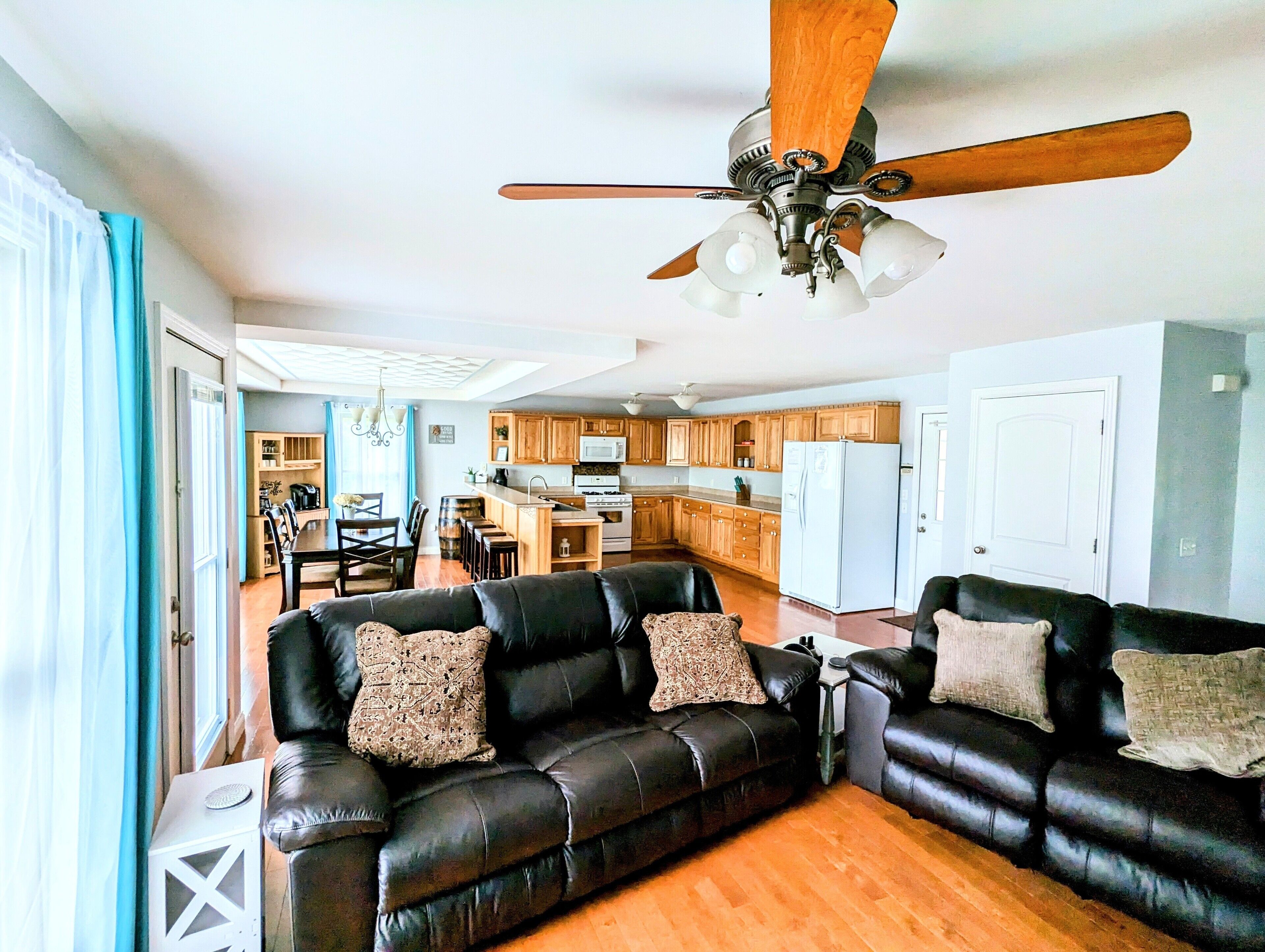 Relaxing 2800sf Countryside Bourbon Trail Home w/Game Room