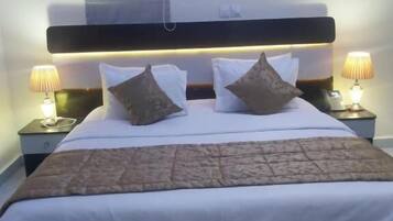 In-room safe, individually decorated, individually furnished, desk