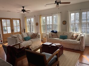 Smart TV, DVD player