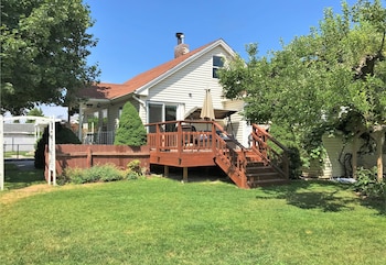 The Midvale House 4 Bedroom Home by Redawning