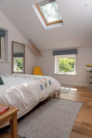 1 bedroom, desk, iron/ironing board, travel cot